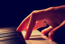 球友会官网：英超：阿斯顿维拉击败曼彻斯特市队.